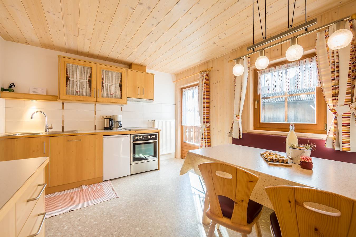 Appartamento intero, Appartamento 'Obermarhof Apt Maraberg' con vista sulle montagne, giardino in comune e Wi-Fi in Monti del Villgraten, Valle di Casies