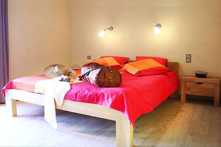 Location de vacances pour 5 personnes, avec jardin et terrasse ainsi que jacuzzi et piscine à Prémian - 2