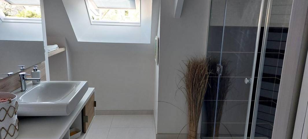 Gîte pour 2 personnes, avec jardin et terrasse à Cairon