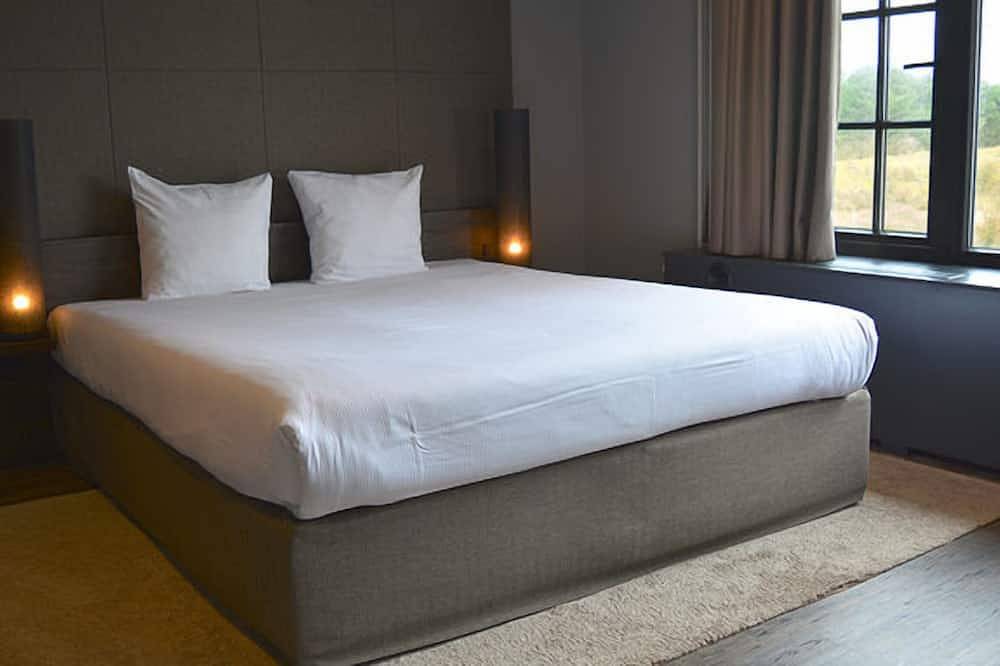 Beachfront Escape | Near Scenic Nature Spots, Wassenaar Beach & Dunes in Wassenaar, Stadsgewest Haaglanden