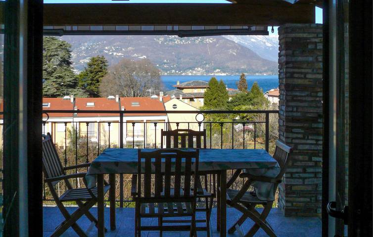 Ganze Ferienwohnung, Urlaub am See: Parkplatz, WiFi, Terrasse & Pool in Germignaga, Lago Maggiore (Lombardei)