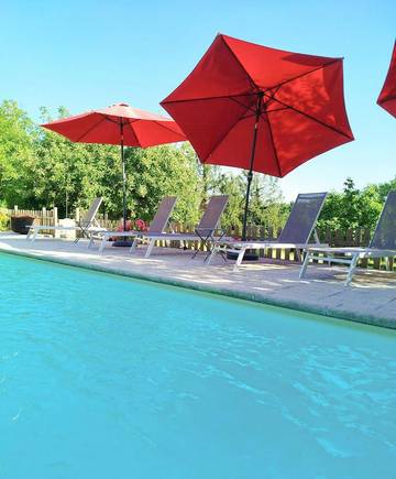 Location de vacances pour 12 personnes, avec piscine et terrasse, animaux acceptés à Siorac-de-Ribérac