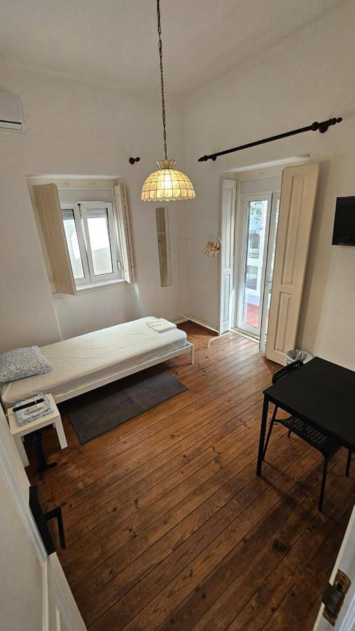 Maison d’hôte pour 2 personnes, avec terrasse ainsi que vue et jardin à Estoril - 4