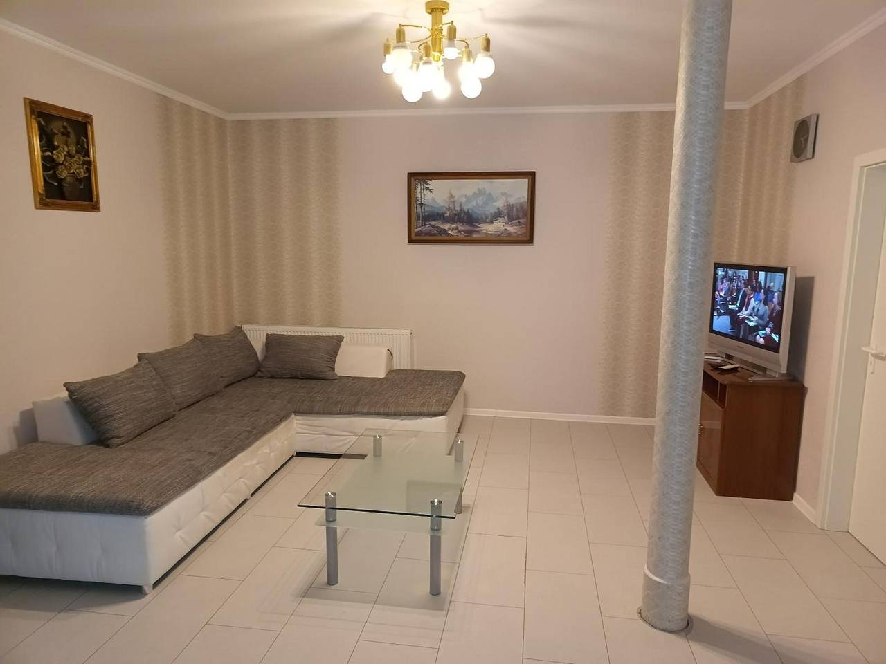 Ganze Wohnung, "fürstenhaus" eg hofgeismar-zentrum! in Hofgeismar, Hessisches Bergland