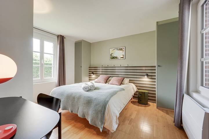 Beautiful Villa with Heated Pool Sauna Sea view 2 min to beach, 8 pers. in Benerville-sur-Mer, Lisieux und Umgebung