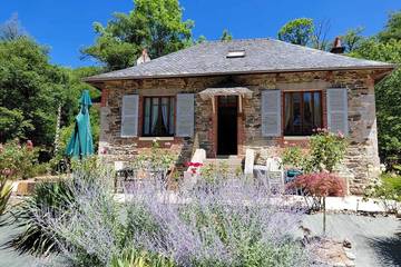 Villa pour 8 personnes, avec jardin et terrasse dans l' Aveyron