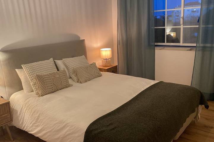 Ganze Wohnung, The Light House - A modern apartment near the famous surf-spots! in Peniche, Leiria District