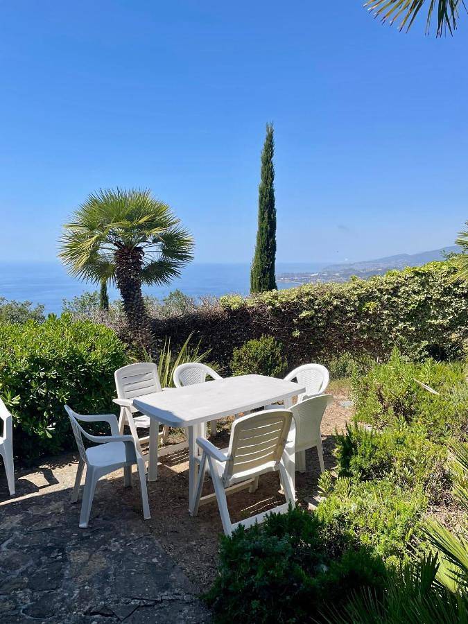 Villa Lilli in Cipressa, Riviera di Ponente