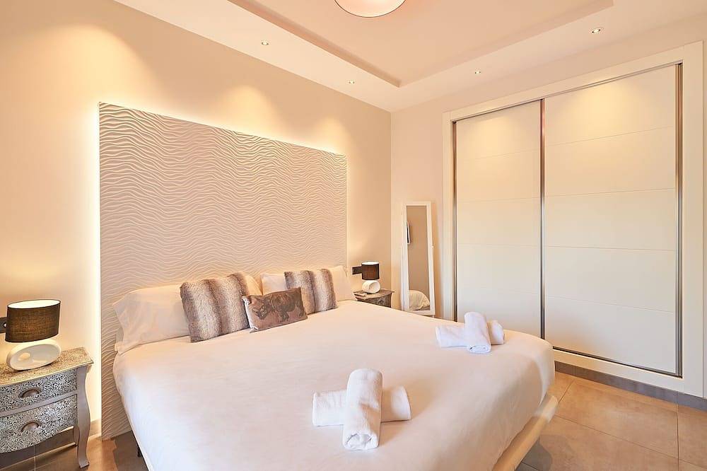 Moderne Nye Og Sted Til Pacha, Marina Botafoch, Talamanca Beach, Ibiza Town, in Cap Martinet, Santa Eulària des Riu