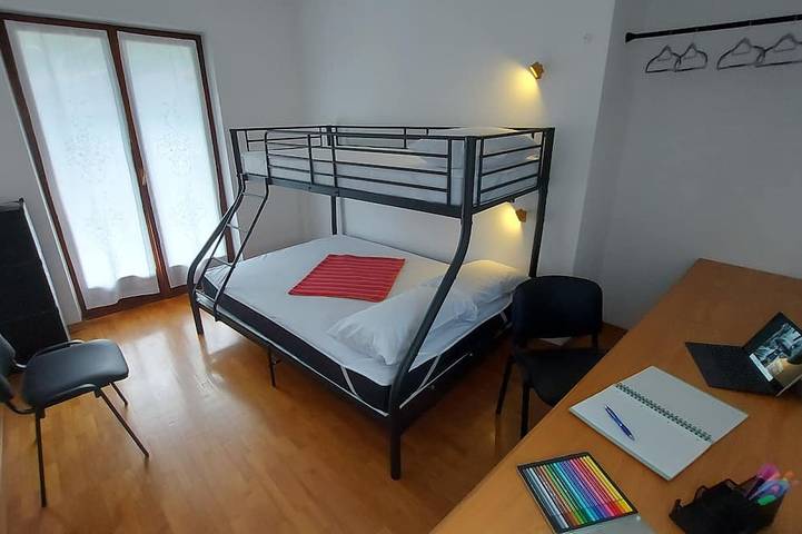 Location de vacances pour 5 personnes, avec balcon et jardin à Brovello-Carpugnino - 4