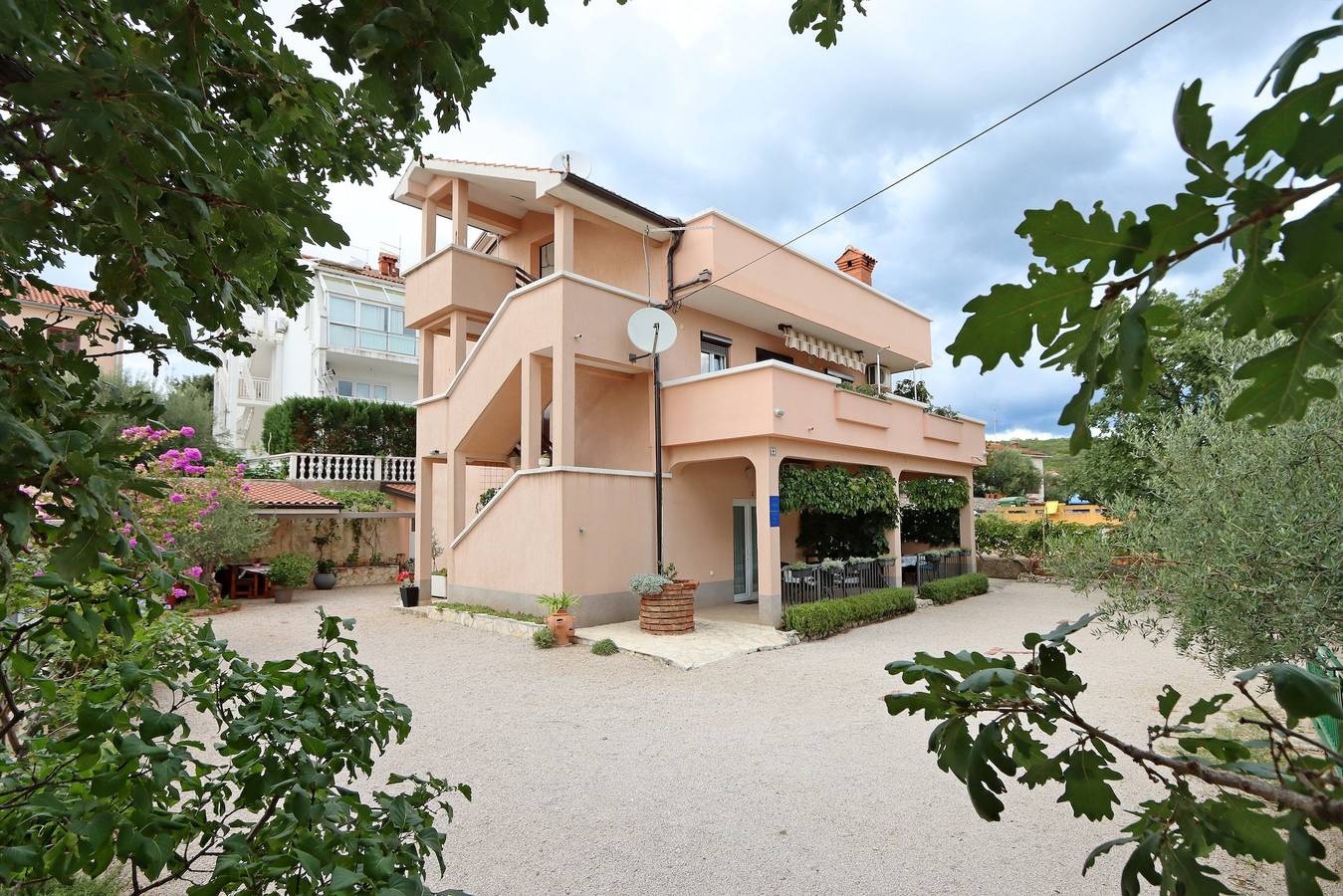Ganze Wohnung, 1-Zimmer-Ferienwohnung mit Terrasse Kornic (Krk) A-415-a in Krk Stadt, Krk