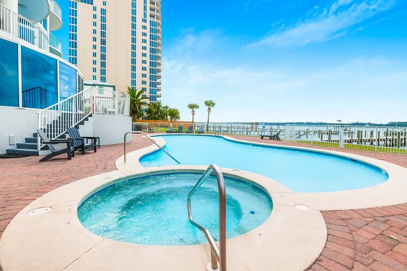 Entire apartment, Bel Sole 1102 Spacious water view beach access in Gulf Shores, Mobile Bay