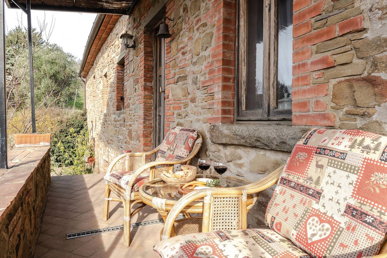 Appartamento intero, Appartamento 'Reggioli- Del Cestaio' con vista sulle montagne, giardino in comune e balcone in Gaiole in Chianti, Chianti