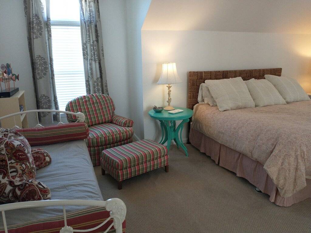 Ruhiges Haus auf der Südinsel mit Fahrrädern in Tybee Island, Chatham County