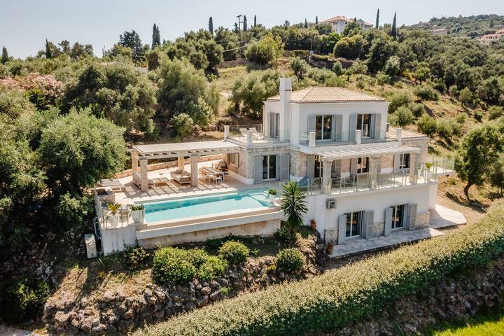 Villa pour 8 personnes, avec jardin et terrasse dans Mparmpati