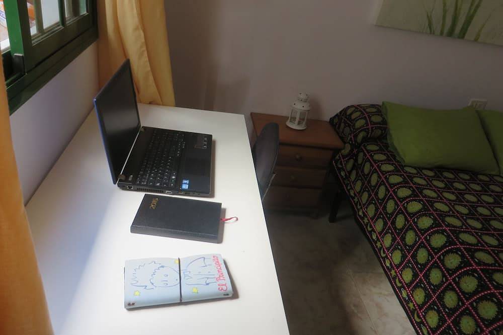 Entire apartment, Nice apartment near the beach of Famara in Famara Beach, Teguise