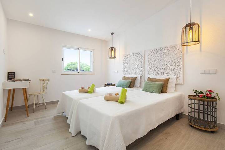 Villas with 2 Heatable Pools & BBQ in Carvoeiro, Faro Distrikt