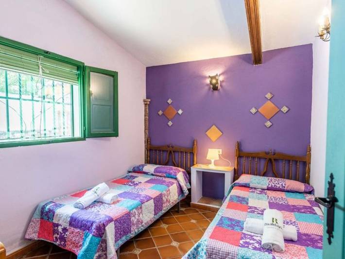 Casa rural para 12 personas, con balcón además de jardín y piscina en Parque Natural Sierras Subbéticas - 3