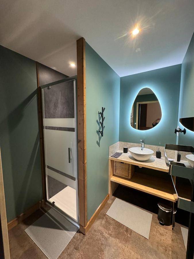 Appartement entier, Three-Bedroom Apartment in Montaigut-le-Blanc, Région de Besse-et-Saint-Anastaise
