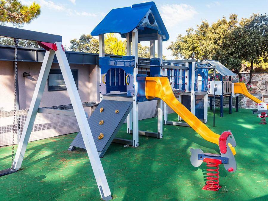 Camping Village Simuni - Stacaravan 6 personen - Stacaravan | Klassiek | 2 Slaapkamers | 4/6 Pers. | Verhoogd terras | Airconditioning. in Pag Stad, Pag