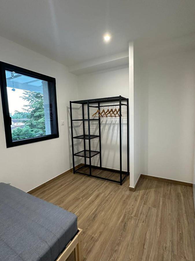 Appartement entier, One-Bedroom Apartment in Boisset-lès-Montrond, Montbrison