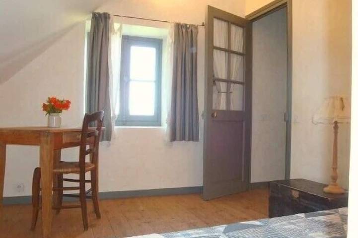 Freistehendes Ferienhaus in ruhiger Lage, 20 Km nördlich von Cluny in Champagny-sous-Uxelles, Region Chalon-sur-Saône