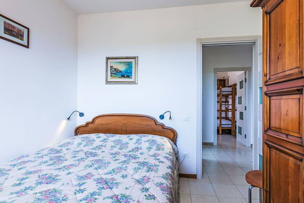 Appartamento intero, Accogliente appartamento per 8 persone con A/C, Wifi, Tv, balcone e animali ammessi in Marina di Cecina, Cecina