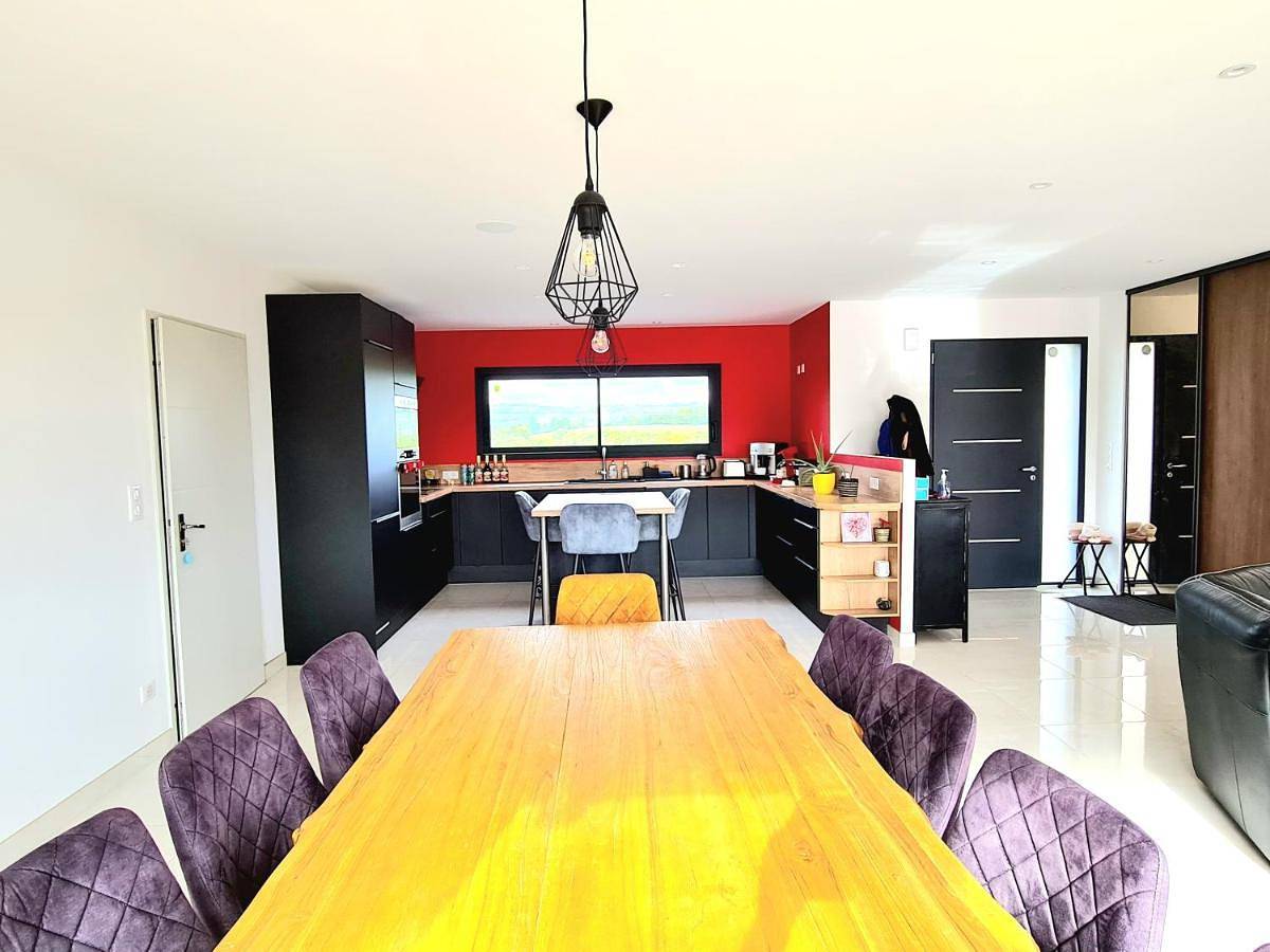 Maison tout près d’Aurillac - Monts du Cantal in Ytrac, Région d'Aurillac