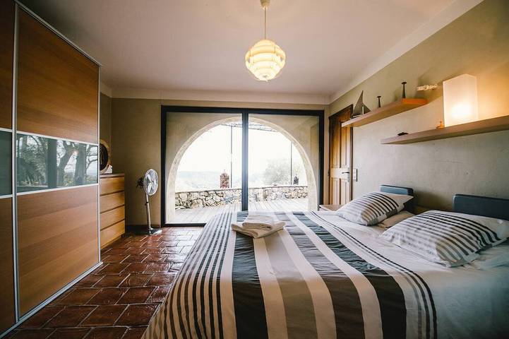 Villa pour 8 personnes, avec terrasse ainsi que jardin et jacuzzi à Tourrettes-sur-Loup - 3