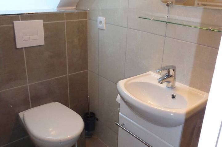 Location de vacances pour 2 personnes, avec jardin et terrasse à Vallières-les-Grandes - 4