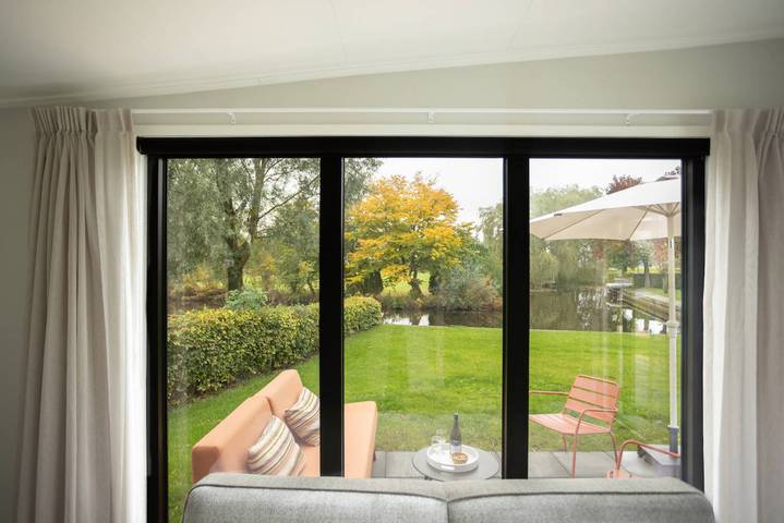 Komfortables Haus für 4 Personen mit sonniger Terrasse und Blick aufs Wasser in Poelen in Friesland