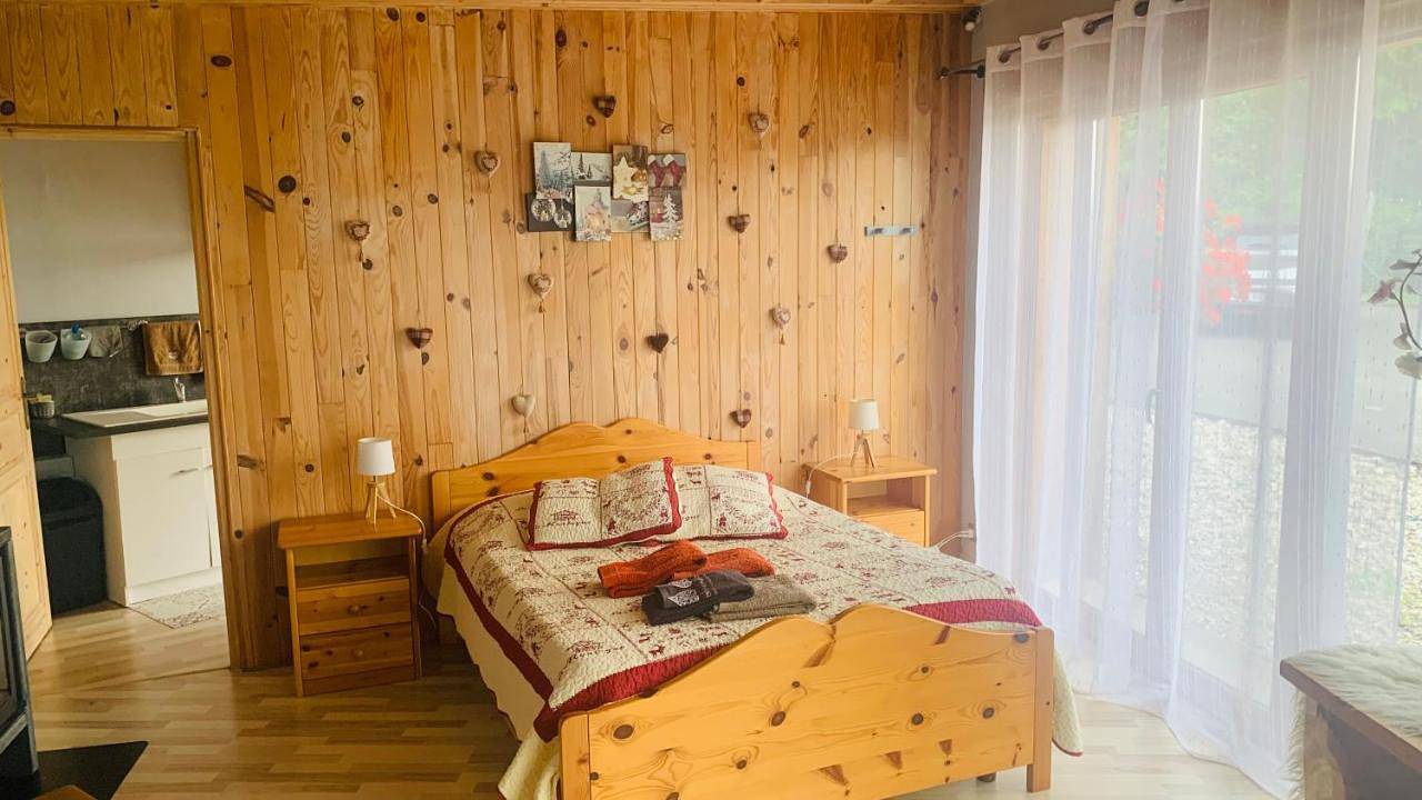 Appartement entier, One-Bedroom Apartment in Pers-Jussy, Région de Saint-Julien-en-Genevois