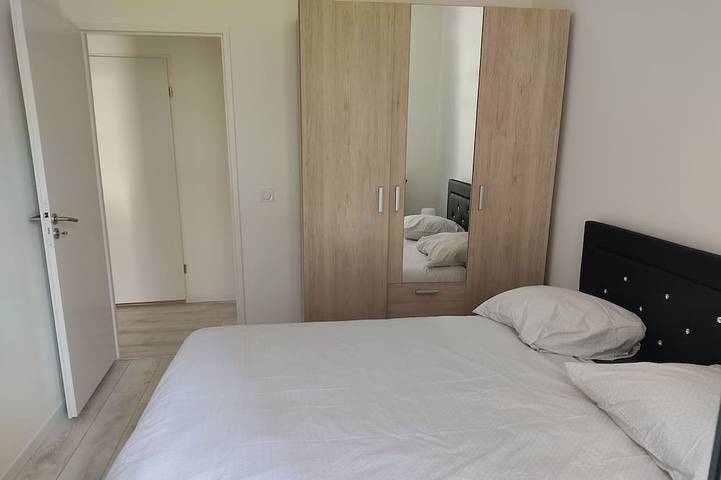 Gîte pour 6 personnes, avec terrasse, animaux acceptés à Cergy - 4