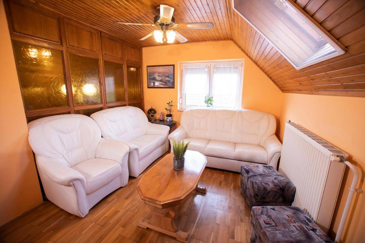 Ganze Wohnung, Apartment with Balcony in Balatonszentgyörgy, Plattensee Südufer
