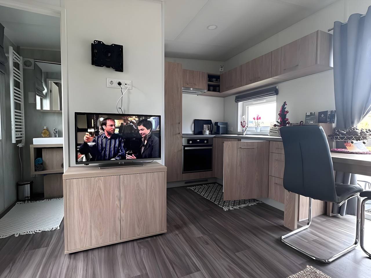 Ganze Ferienwohnung, Ferienhaus „Tinyhaus 1“ mit Bergblick, Wlan und Klimaanlage in Untergriesbach, Passauer Land