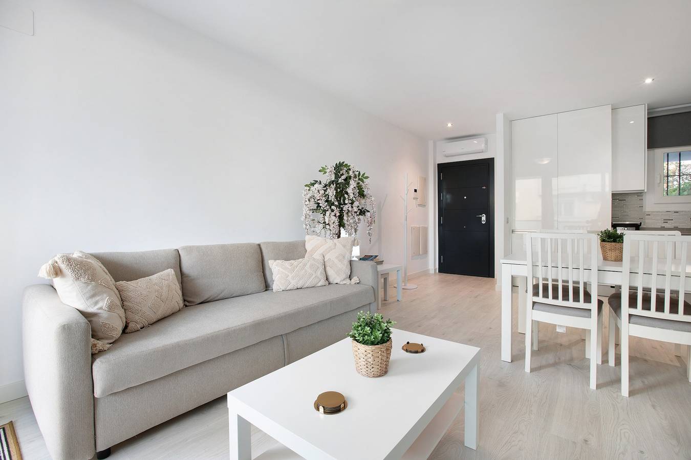 Apartamento entero, Apartamento "Edificio Italia" con terraza privada y Wi-Fi in Torrequebrada, Benalmádena