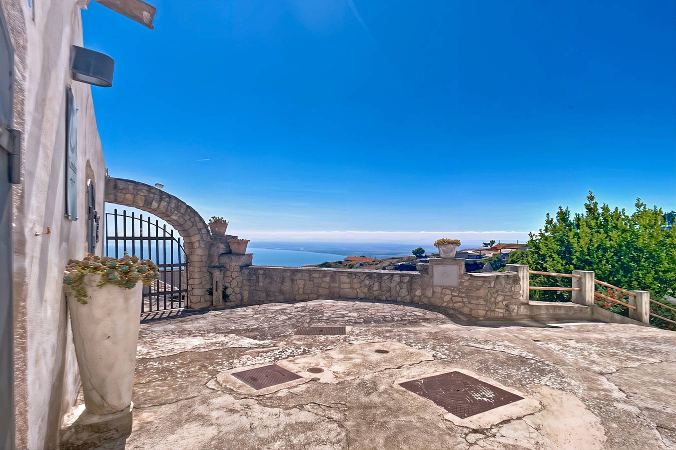 Studio entier, Studio 'Al Torrione 1' avec vue sur mer et climatisation in Monte Sant'Angelo, Gargano