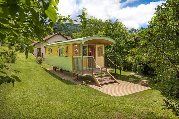 Maison de vacances pour 4 personnes, avec piscine et jardin à Coublevie