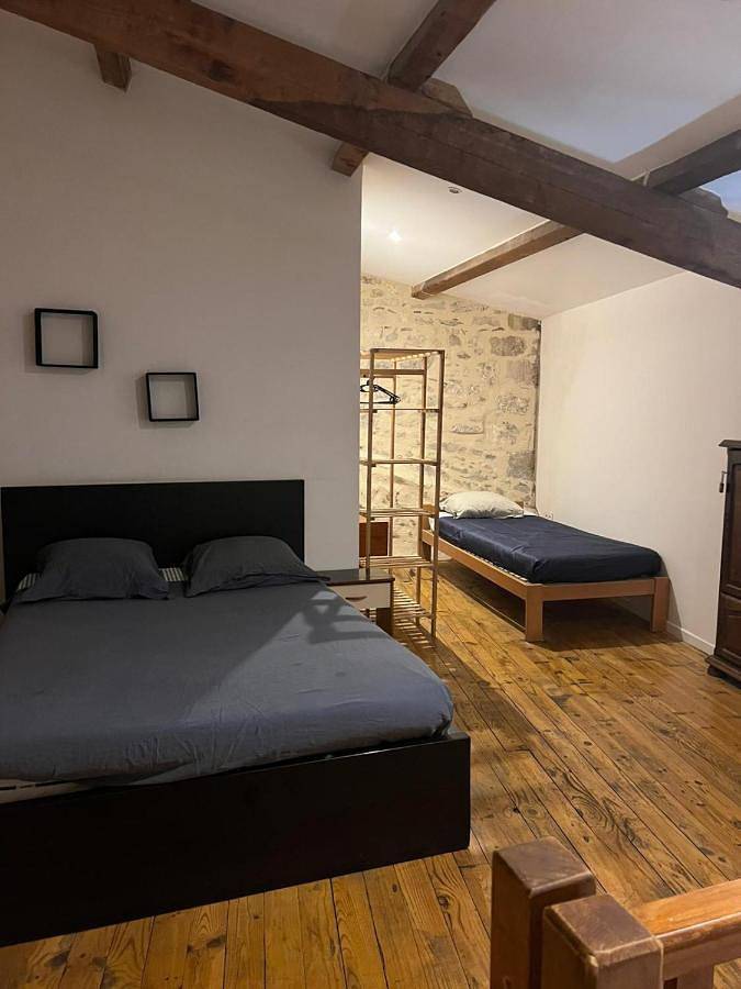 Gîte pour 5 personnes, avec terrasse dans Arenes D Arles - 2