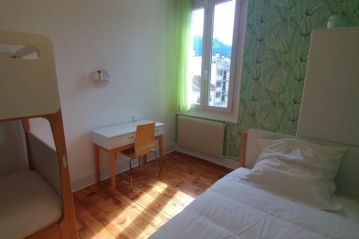 Appartement entier, Appartement pour 5. Au calme. Grenoble ville in Grenoble, Isère