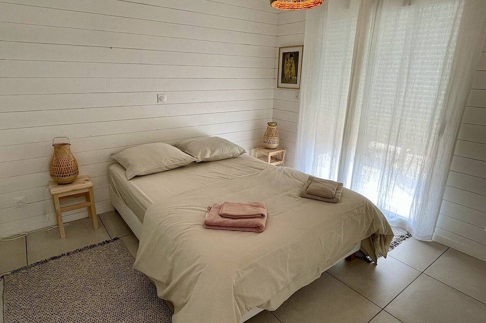 New architect's house with jacuzzi a few steps from the sea in Hourtin, Lesparre-Médoc region