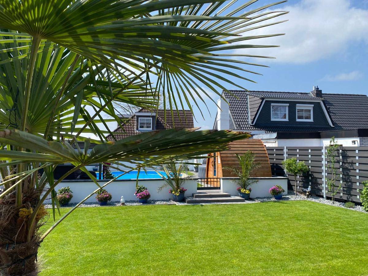 Luxuriöses Ferienhaus Anita mit Pool, Whirlpool und Sauna nahe Timmendorfer Strand, Travemünde und Lübeck in Sereetz, Ratekau