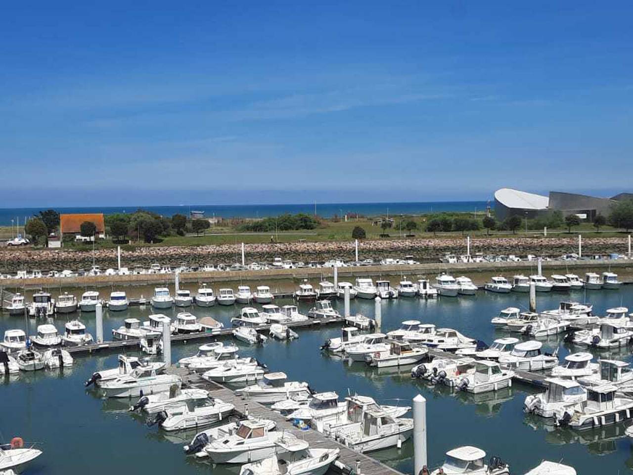 Appartement entier, Appartement cosy avec vue sur port - 4 pers. in Courseulles-sur-Mer, Région de Caen