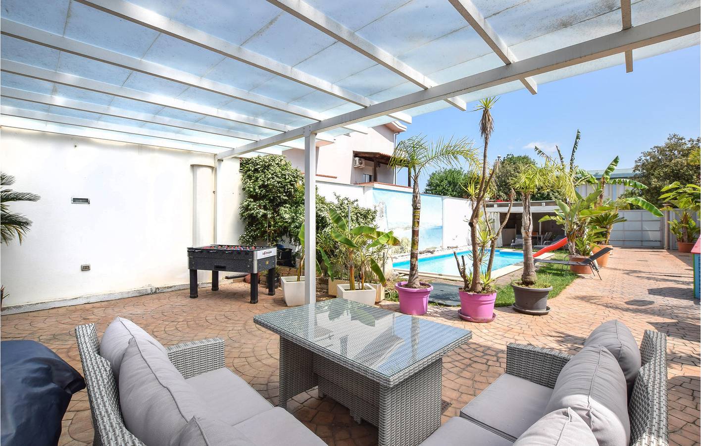 Ganze Ferienwohnung, Appartement am Pool mit Küche und Parkplatz: Assemini in Assemini, Campidano