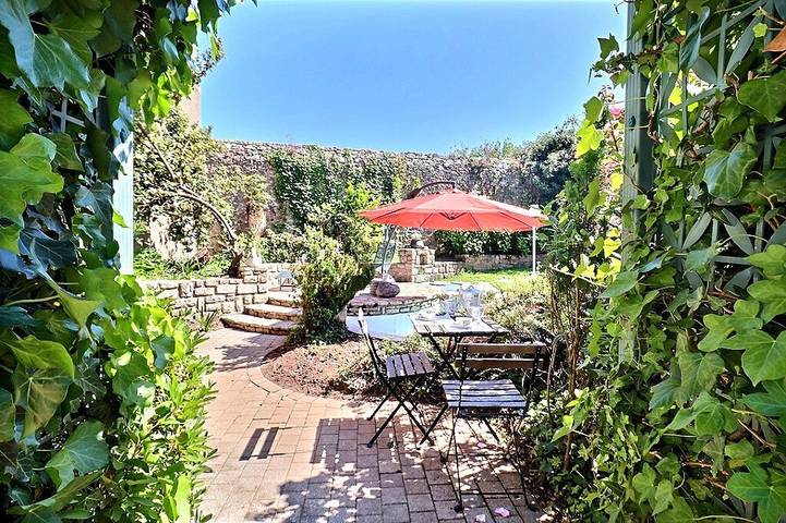 Gîte pour 14 personnes, avec terrasse et jardin à Port-Louis - 4