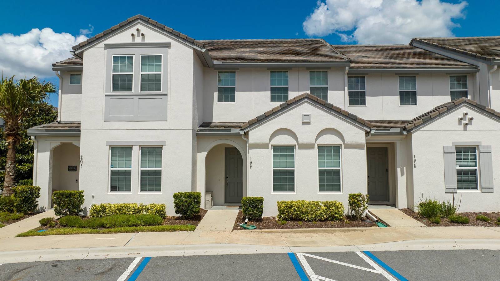 Entire apartment, Marvelous 4 Bedroom w  Pool   Festival Resort 197 in ChampionsGate, Four Corners