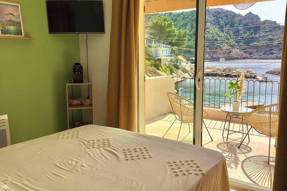 Seaside cottage in the calanques: a haven of tranquillity! in Ensuès-la-Redonne, Istres region