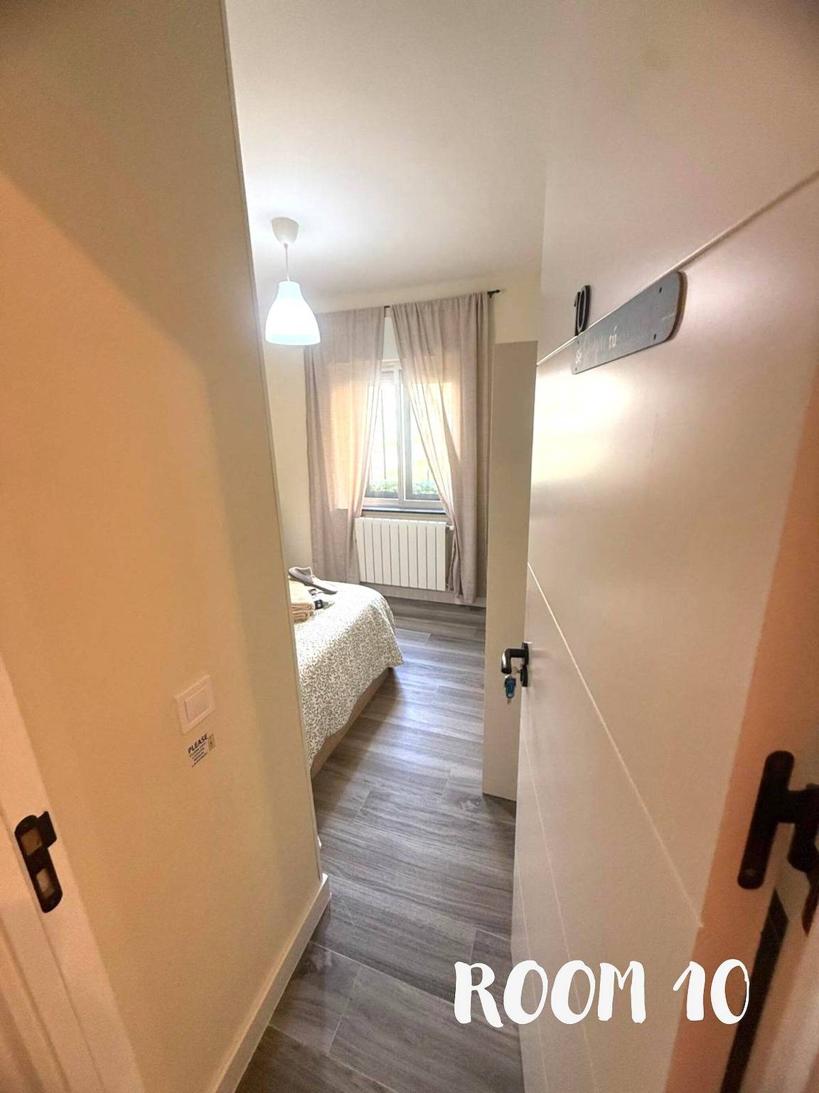 Cozy Guest Room in Central Madrid - Perfect for Professionals in Madrid, Madrid Province
