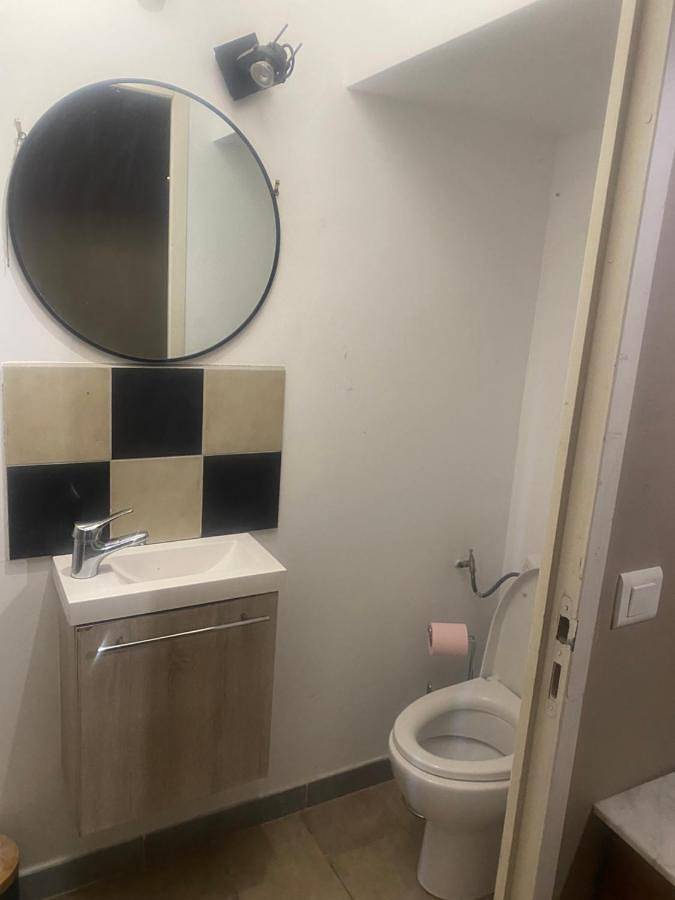 Double Room with Private Bathroom in Martigues, Côte méditerranéenne (France)