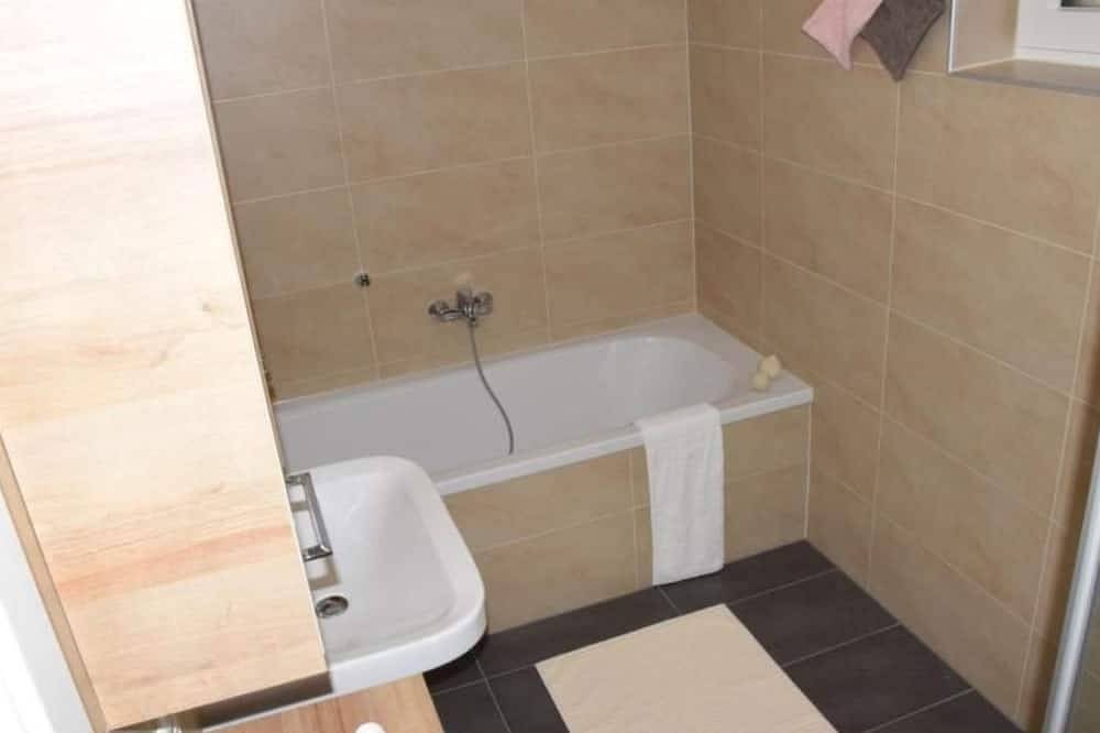 Charmantes Ferienhaus mit Whirlpool in Villgratner Berge, Strassen im Hochpustertal